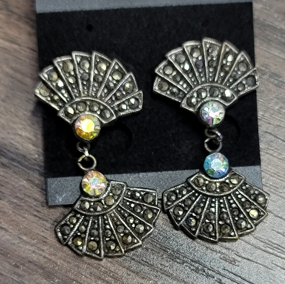 Vintage-Inspired Silver Fan Drop Earrings with Iridescent Crystals